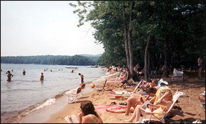 sebago-lake-shoreline-in-maine