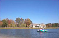 paddleboat-on-lake-at-willow-tree-resort
