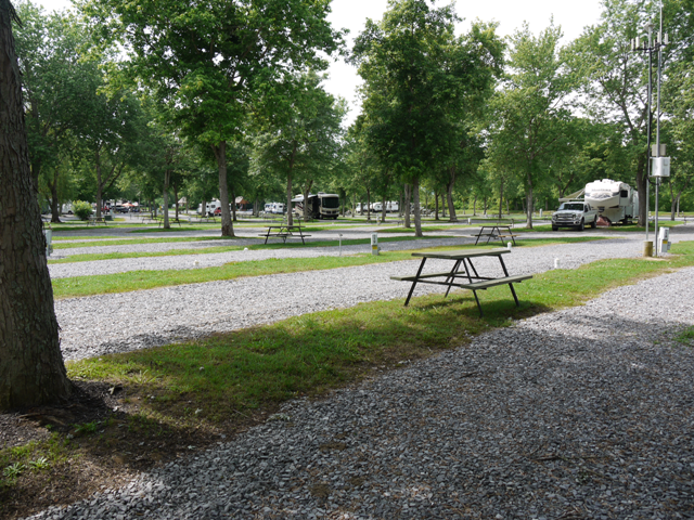 Ripplin' Waters Campground - picnic area