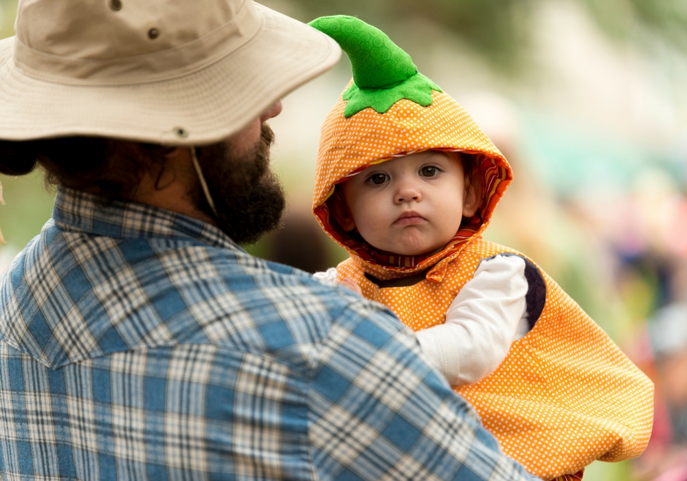 Houma - Best of the Bayou, father and child in pumpkin costume