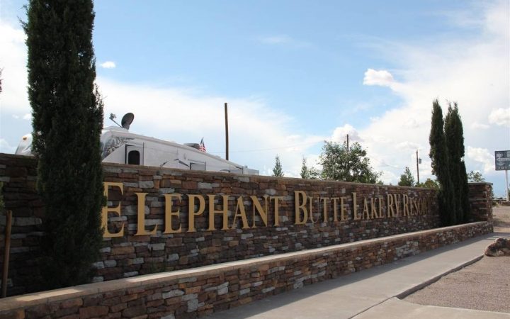Elephant Butte Lake RV Resort - entrance