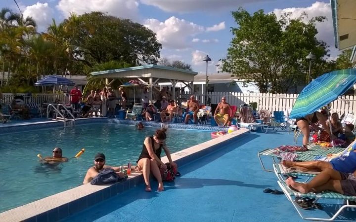 Paradise Island RV Resort - poolside