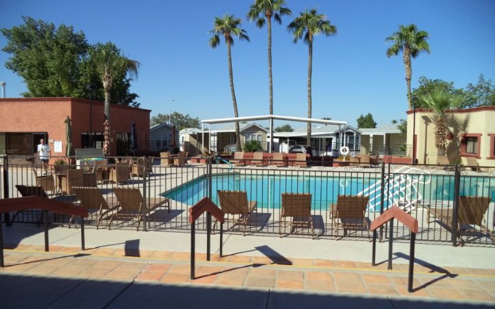Sunrise RV Resort - pool
