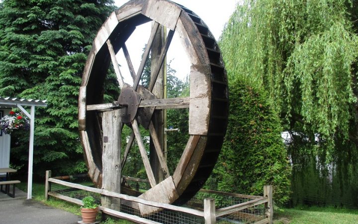 Lake Pleasant RV Park - water wheel at entrance