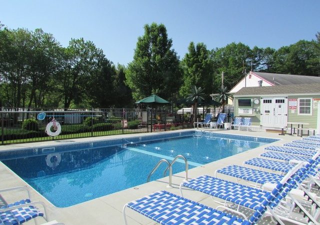 Red Apple Campground - with outdoor pool