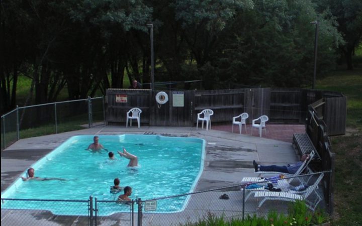 Deer Park RV Park - outdoor pool