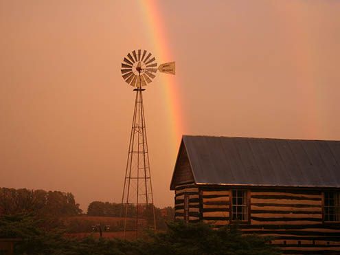Merry Meadows Recreation Farm - rainbow over cabin