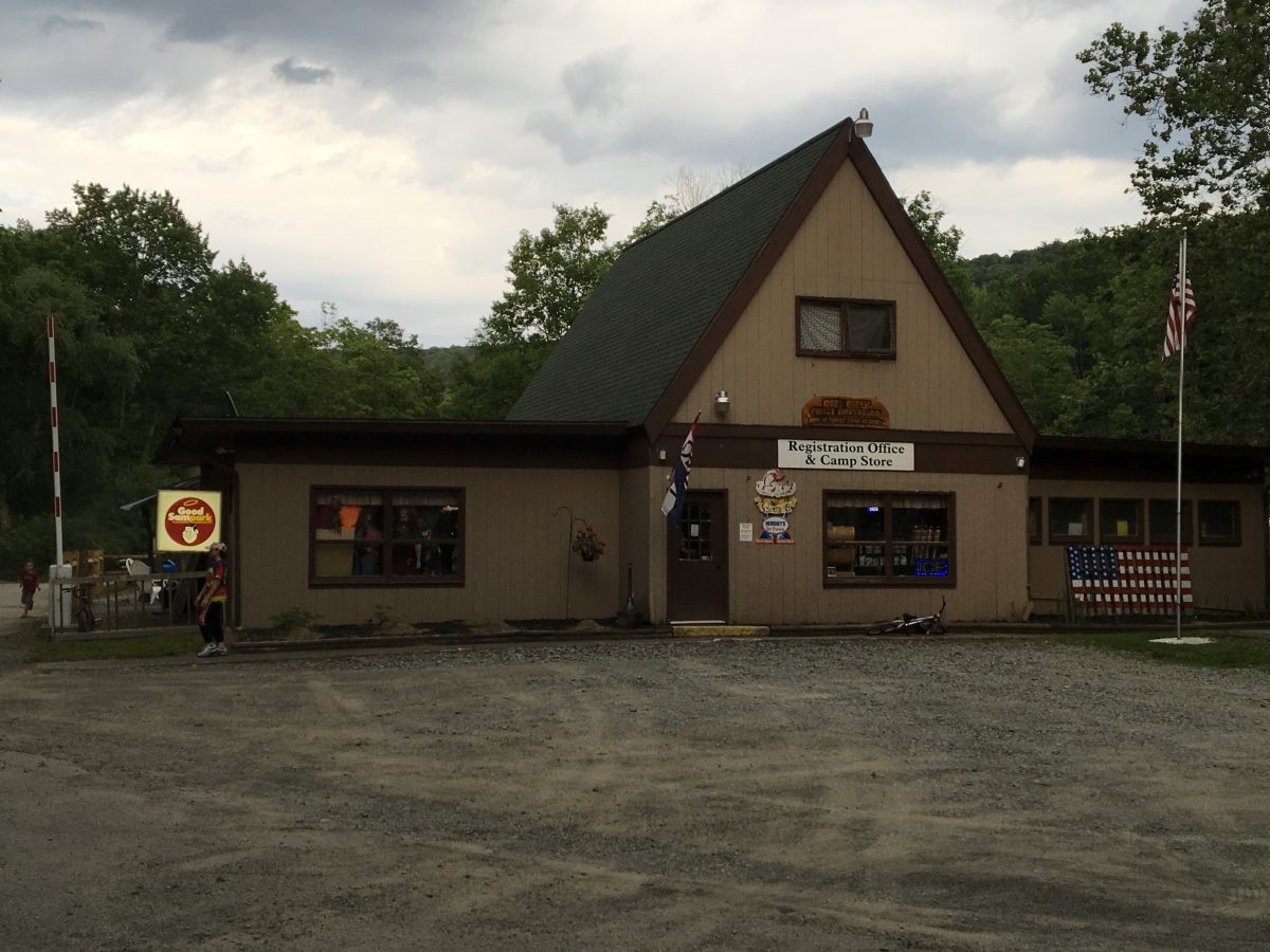 Cozy Creek Family Campground - office entrance