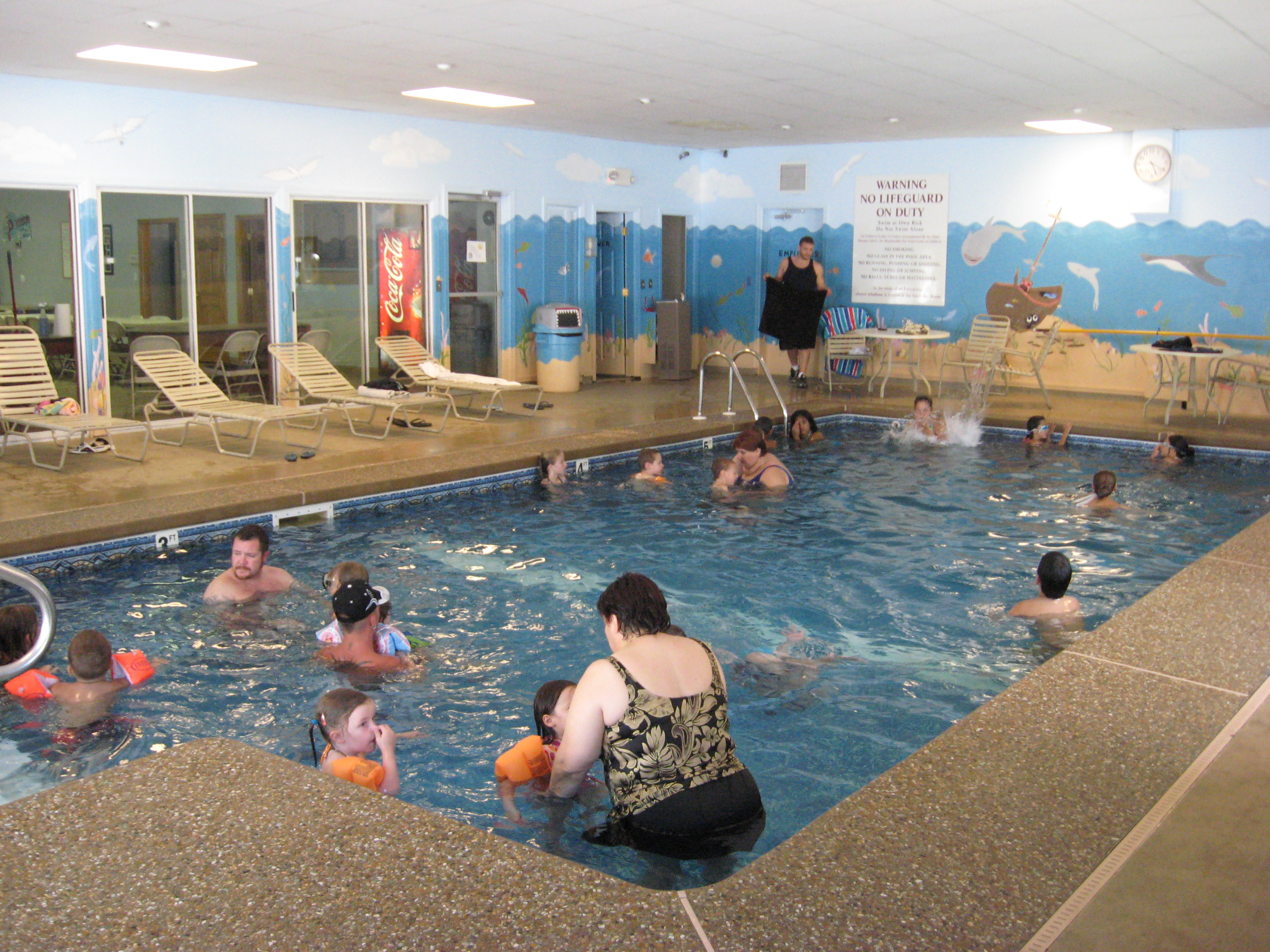 Friendly Beaver Campground - indoor swimming pool
