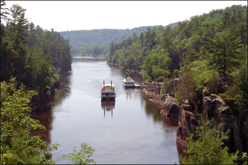 Boat tours on the Dalles of the St. Croix River