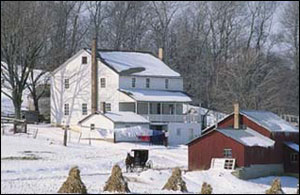 winter-amish-farmhouse-ohio