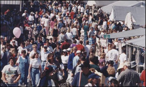 crowds-at-first-monday-trade-days-market-in-canton-texas