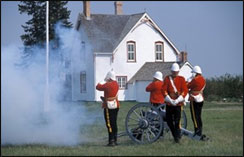 Mounted-Police-cannon-demonstration-at-Fort-Battleford-SK