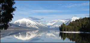 snow-covered-mountains-behind-Lake-McDonald-in-glacier-national-park