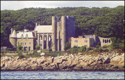 hammond-castle-musem_front_water_view