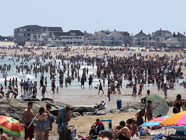 With temperatures in the mid-90s last Friday, swarms of area residents went to Hampton Beach, New Hampshire, to soak up sun by the water. AND THAT WAS FRIDAY. We were told that it gets mobbed on the weekends.