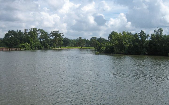 1024px-Vermilion_River_Abbeville_Louisiana