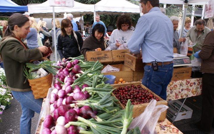 Local farmers' markets offer fresh veggies