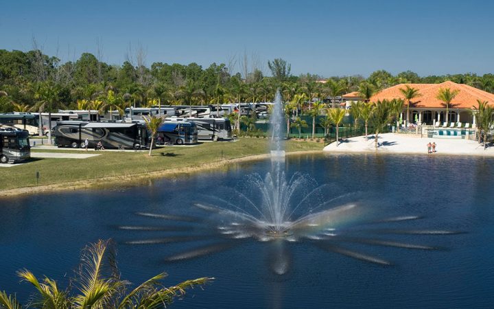 Naples Motorcoach Resort pho_201201017_03