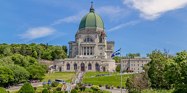 RV along the Saint Lawrence River