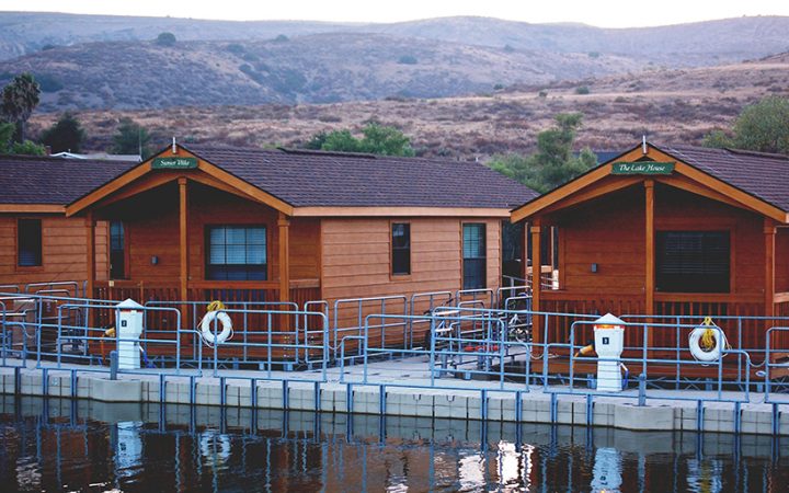 Floating cabins - Santee Lakes