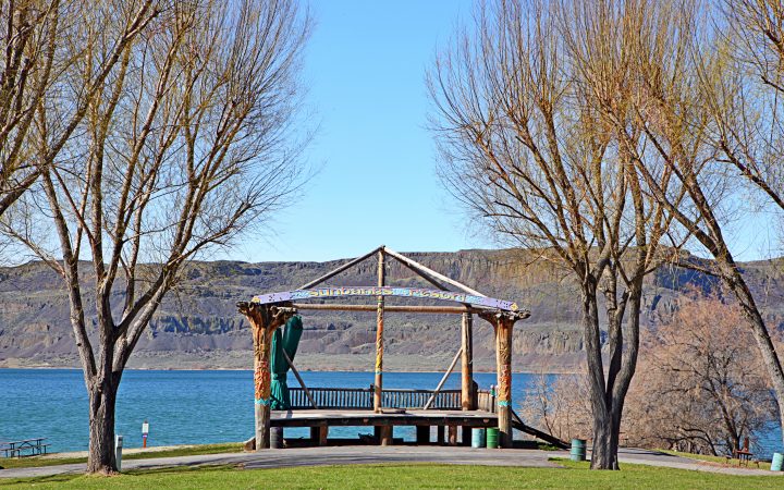 Sunbanks Lake Resort - lake pavilion