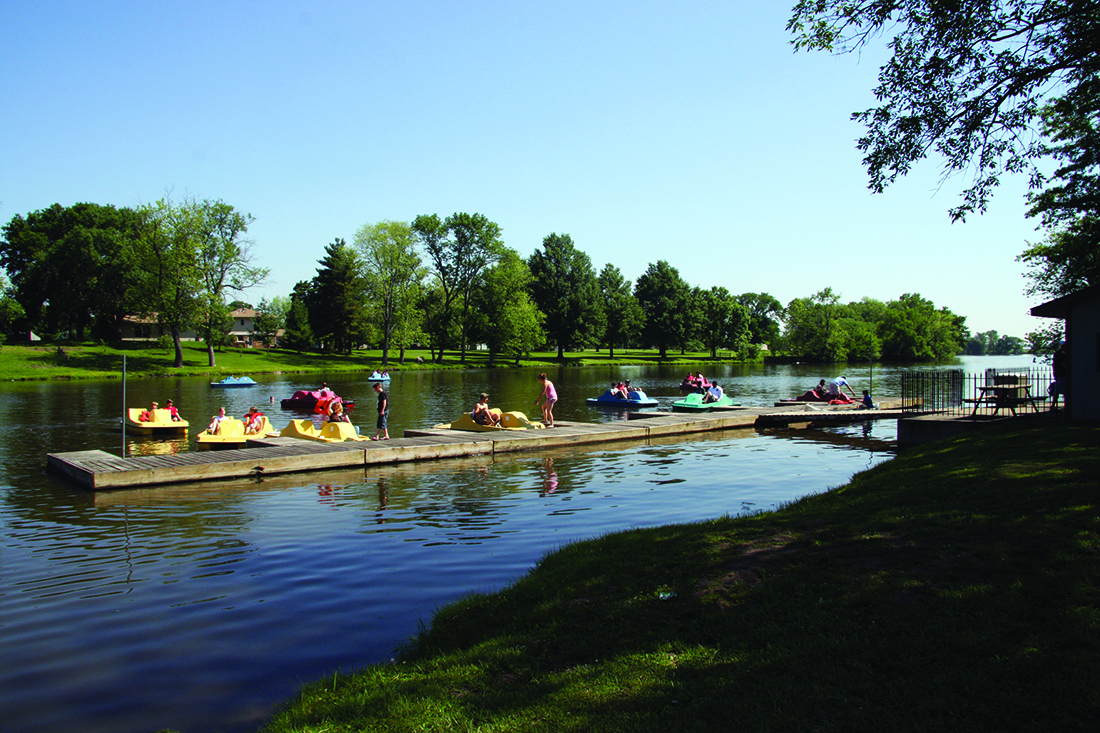 Sunset Lakes Rv Resort Is Close To The Quad Cities On The Mississippi