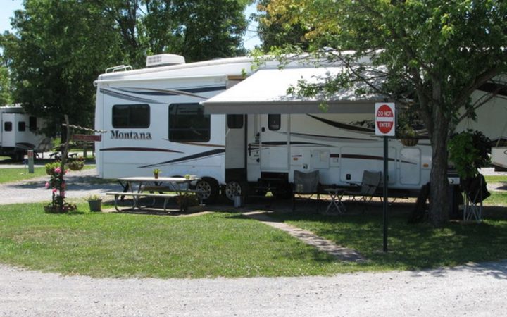 Clarksville RV Park and Campground - RV site