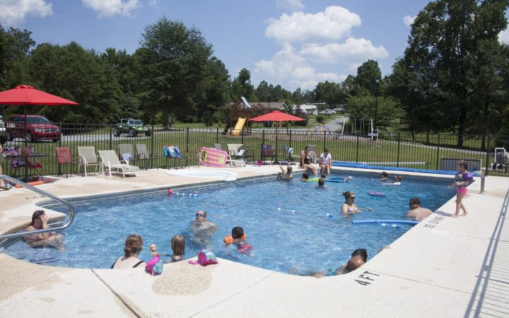 Scenic RV Mountain - pool