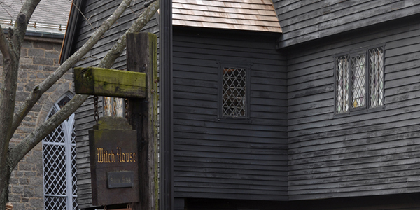 Creepy-looking colonial house.