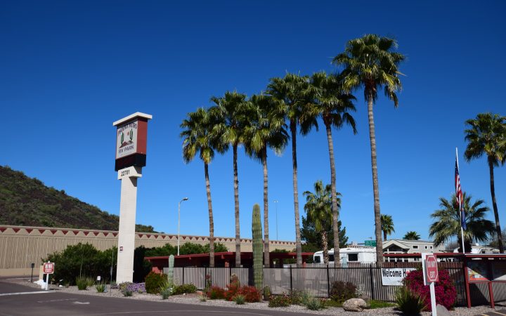 Phoenix Metro RV Park - entrance