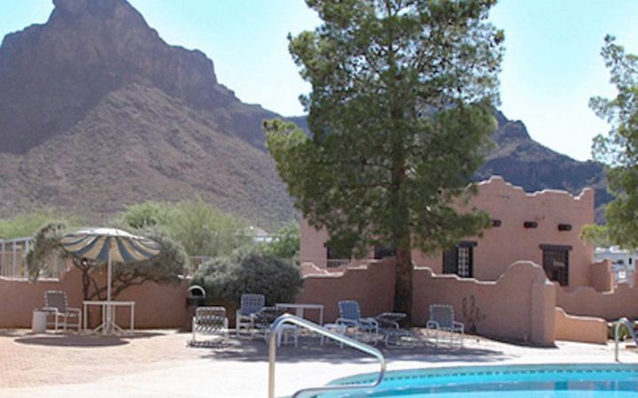 Picacho Peak RV Resort - pool