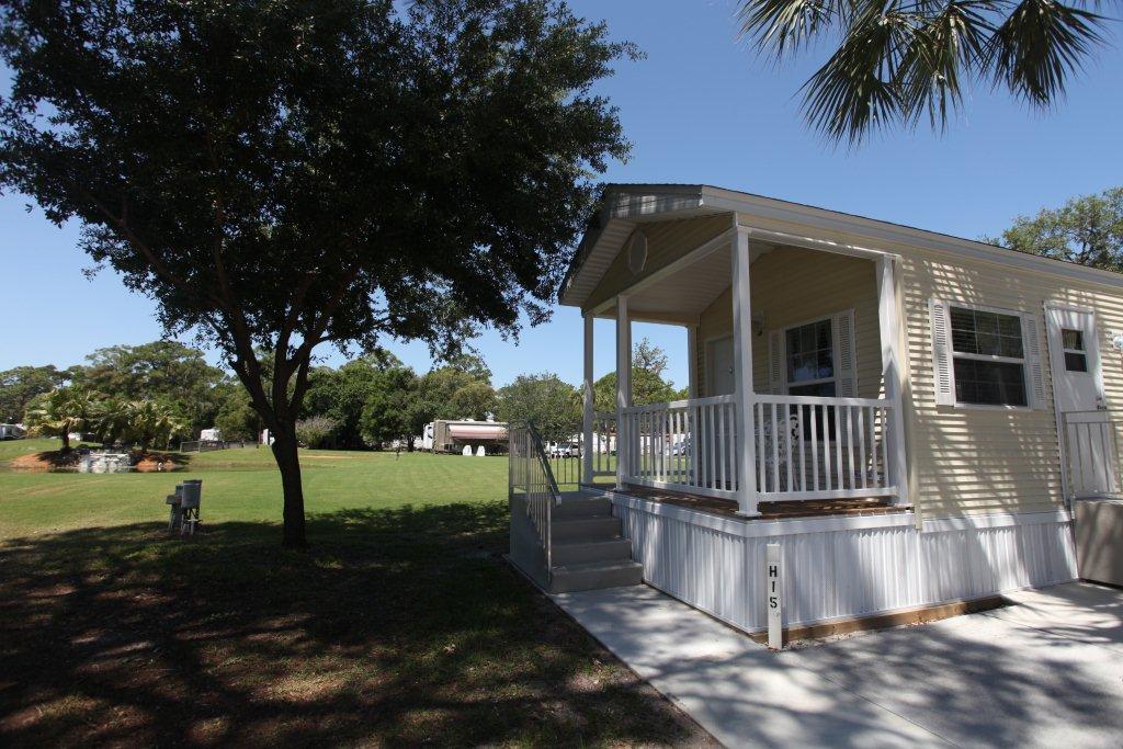 Road Runner Travel Resort - cabins