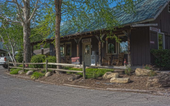 Camp Riverslanding - cabin office