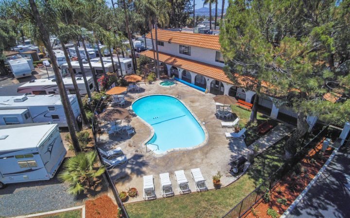 Vacationer RV Resort - outdoor pool aerial