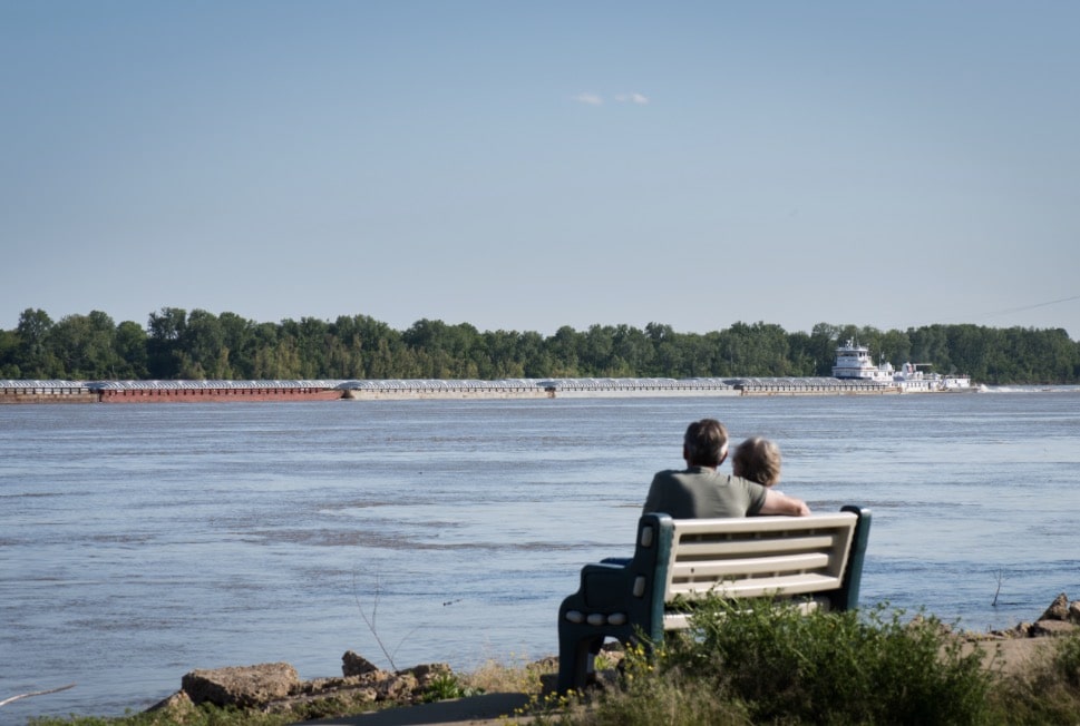 Tom Sawyer's RV Park - river