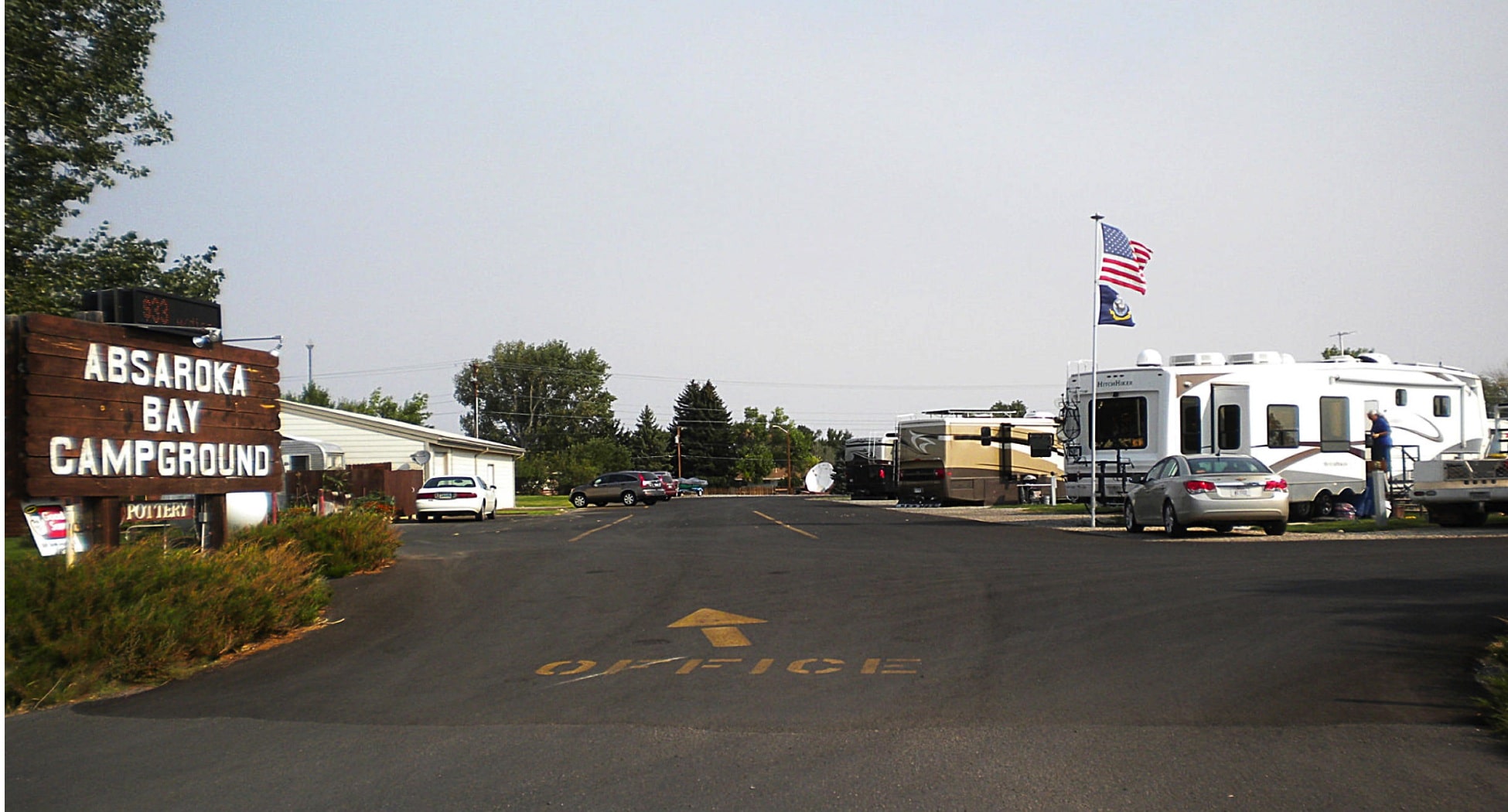 Absaroka Bay RV Park - entrance to park