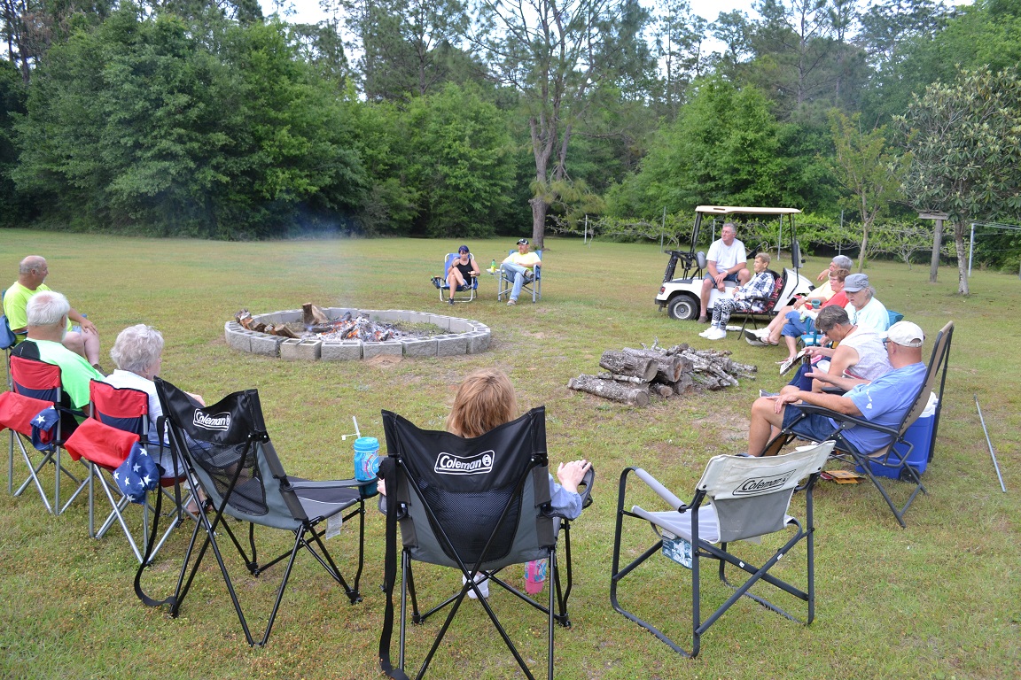 Azalea Acres RV Park - campfire