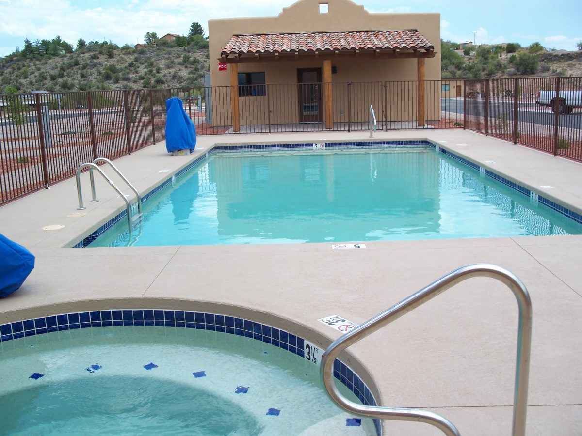 Rain Spirit RV Resort - swimming pool