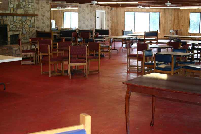 Cecil Bay RV Park - dining area