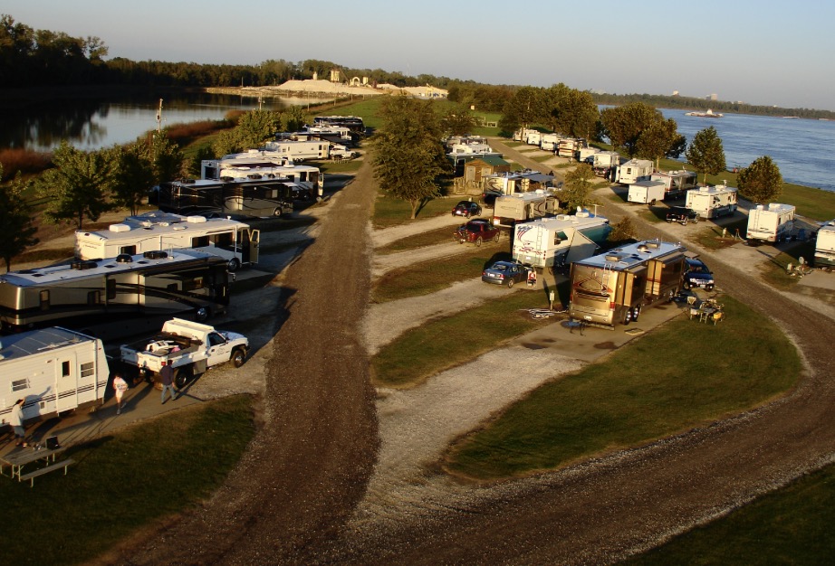 Tom Sawyer's RV Park - pull thrus