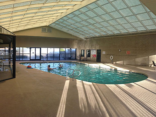 Desert Shadows RV Resort - swimming pool
