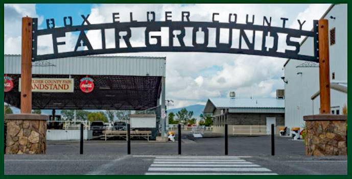 Large arching entryway sign to fairgrounds