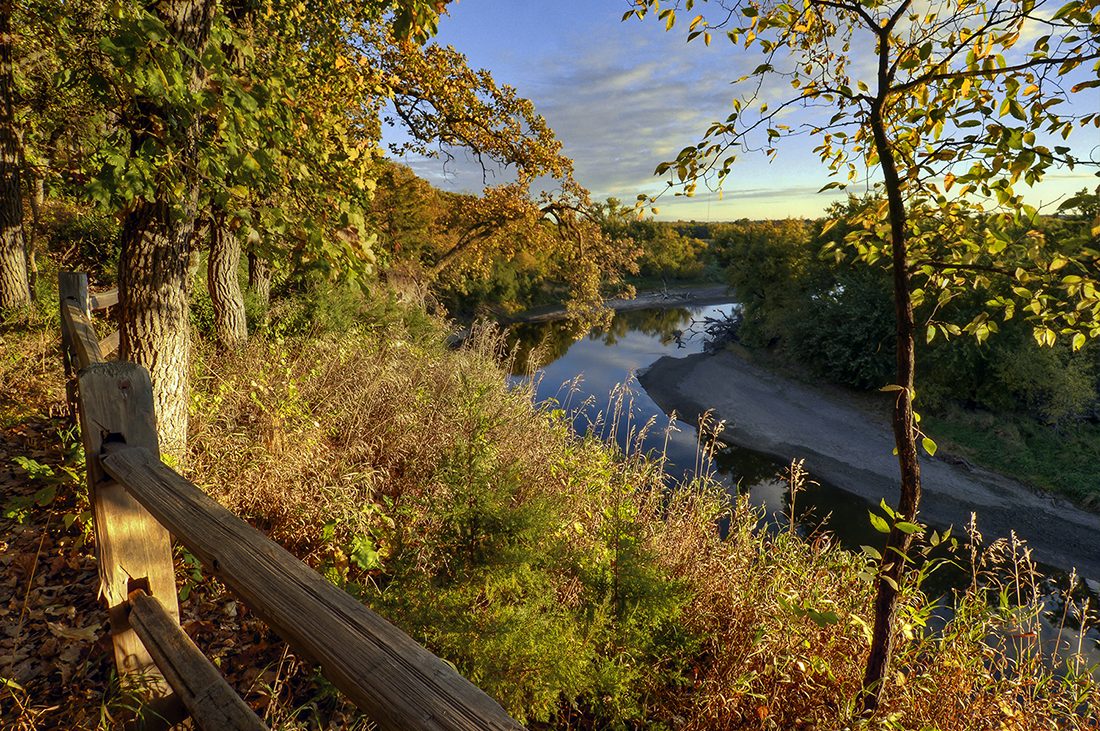 The Big Sioux River passes through the Good Earth State Park.