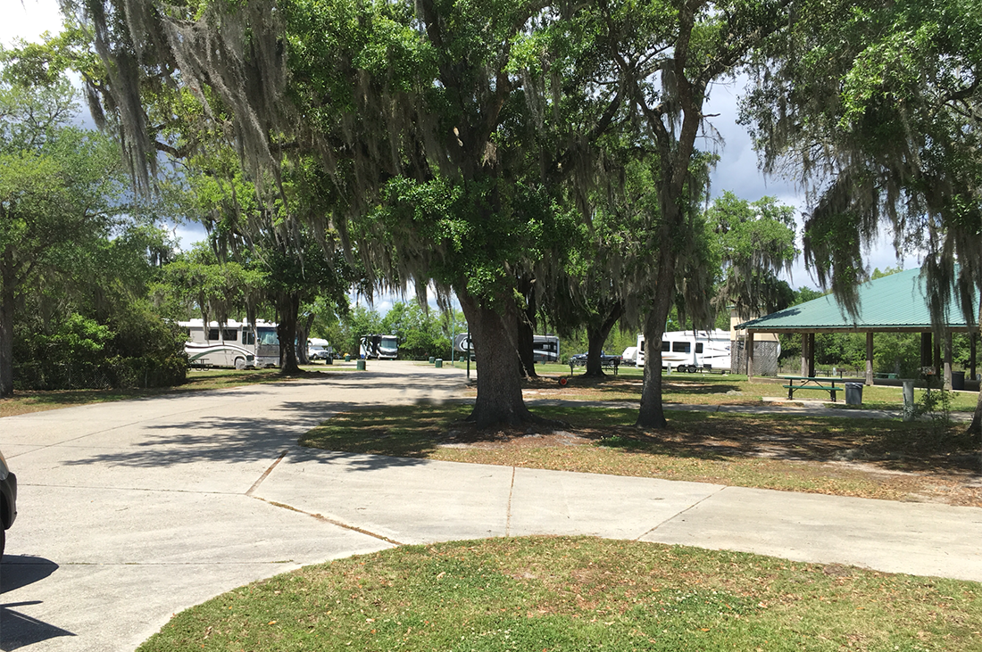 GOlf at hollywood casino rv park-gulf coast