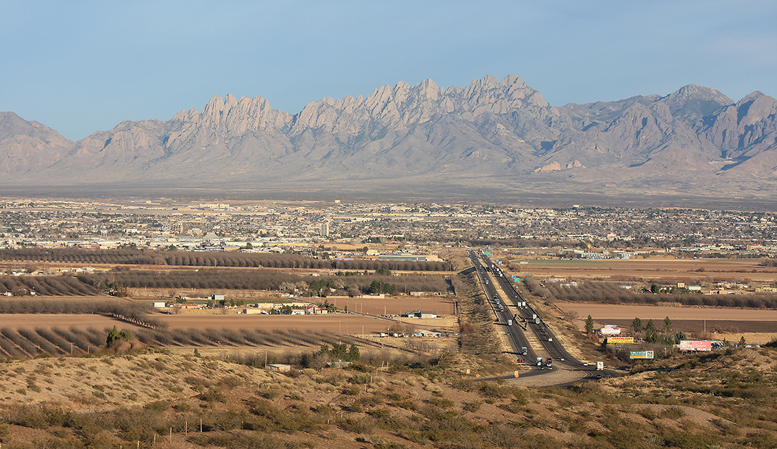 Landscape of Las Cruces with beautiful mountains in background.
