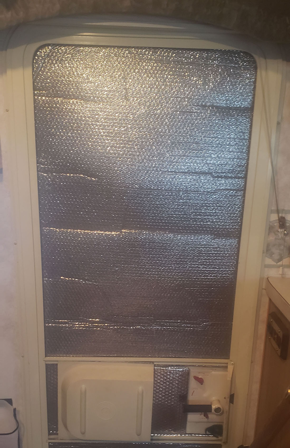 Bubble insulation for doors and windows.