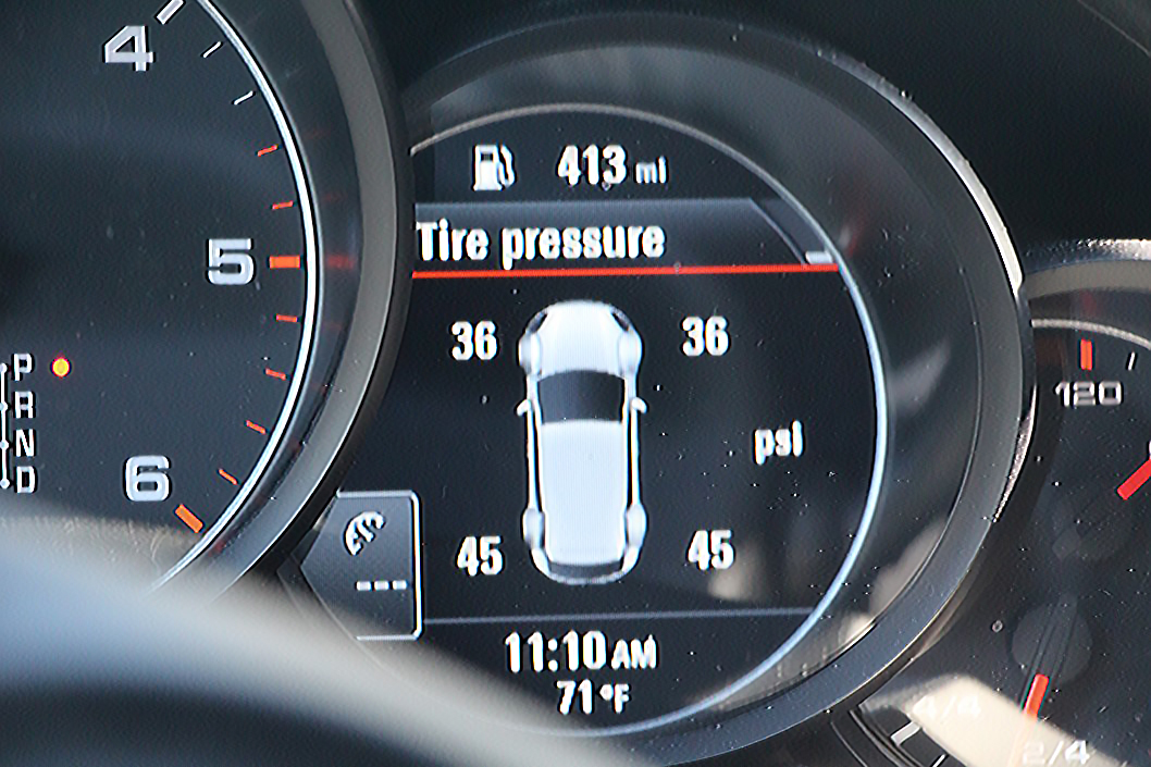 Tire pressure monitor built into dashboard